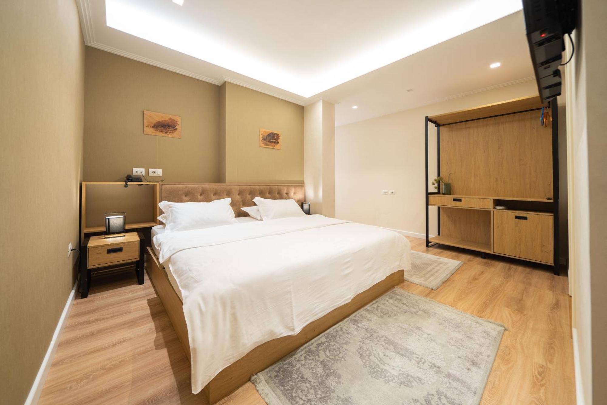 בראט Merko Hotel מראה חיצוני תמונה