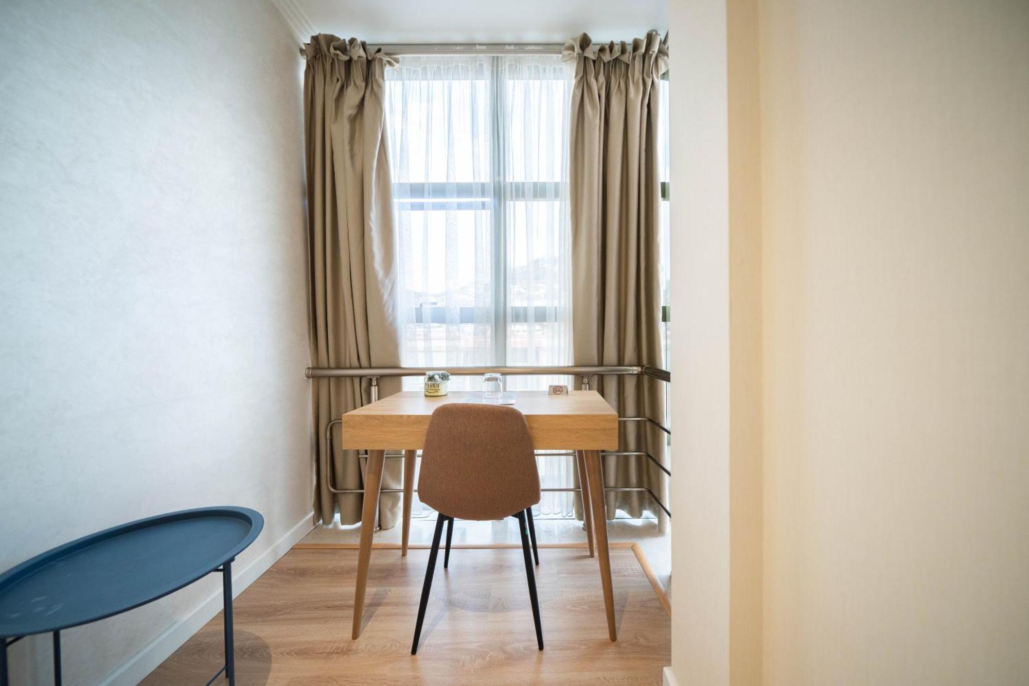 בראט Merko Hotel מראה חיצוני תמונה