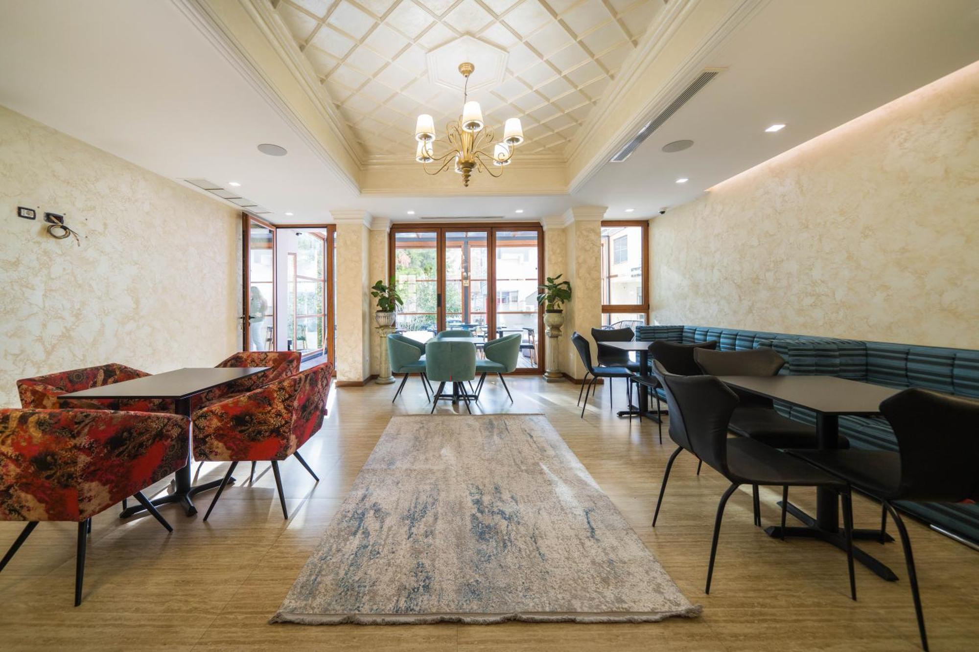 בראט Merko Hotel מראה חיצוני תמונה
